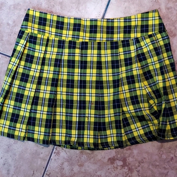 Set - Picture 2 of 3